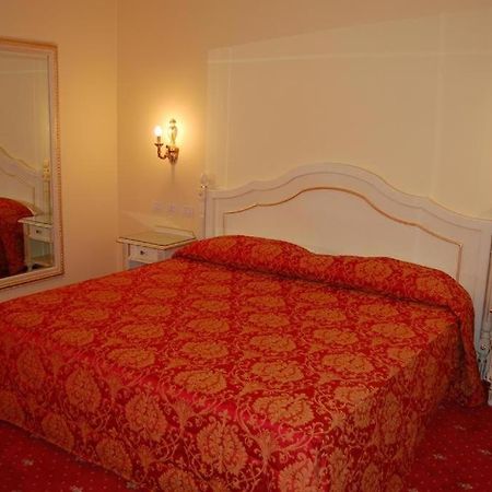 Hotel Motel Gold Calcinate 외부 사진
