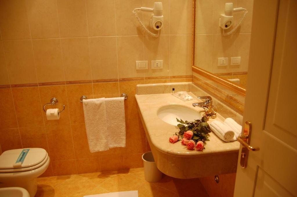 Hotel Motel Gold Calcinate 외부 사진