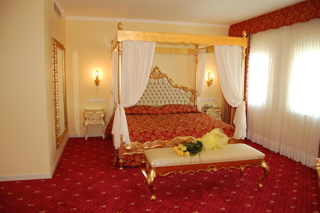 Hotel Motel Gold Calcinate 객실 사진