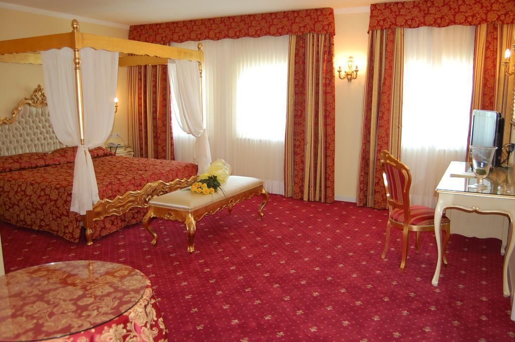 Hotel Motel Gold Calcinate 객실 사진