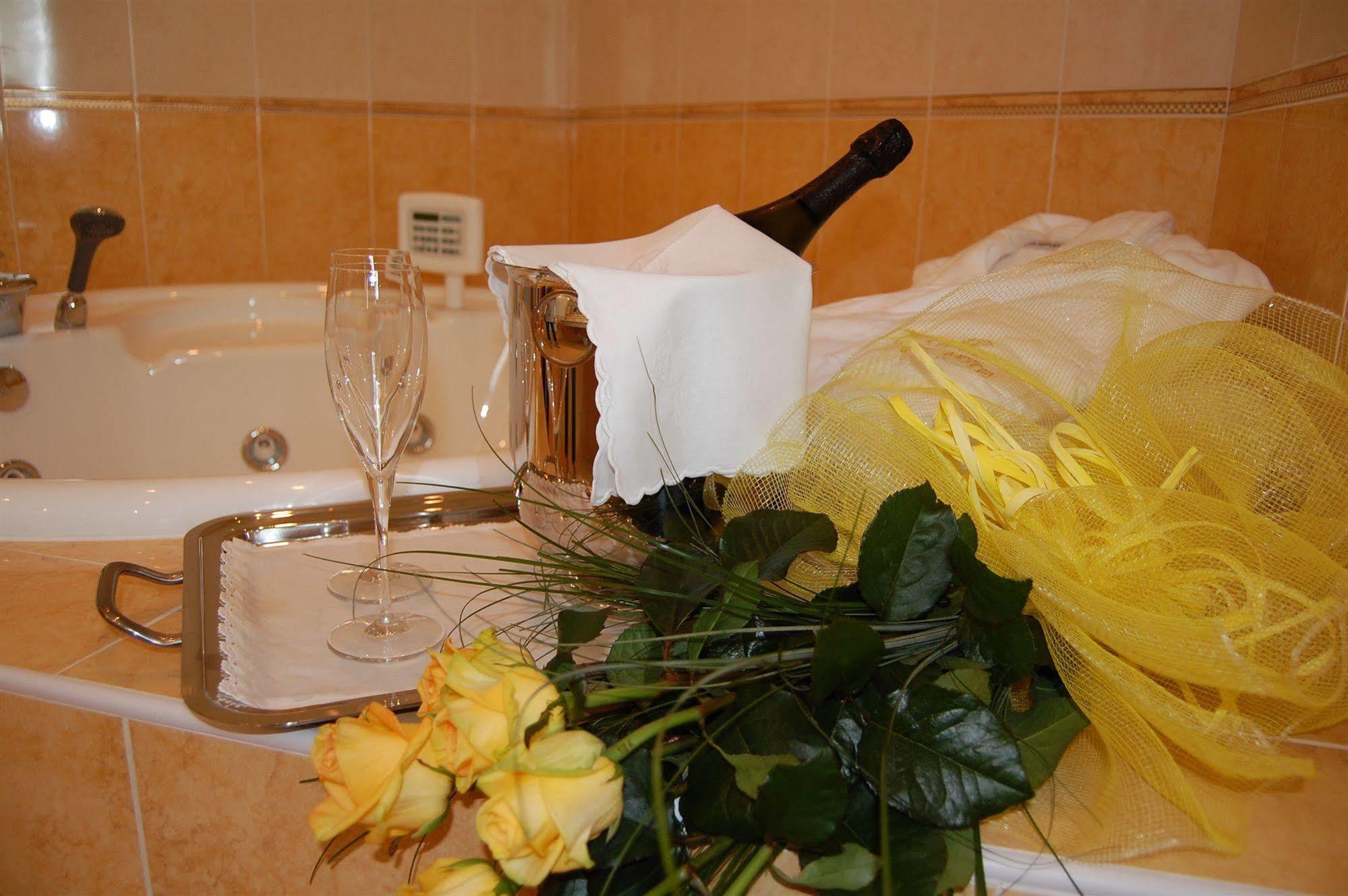 Hotel Motel Gold Calcinate 외부 사진