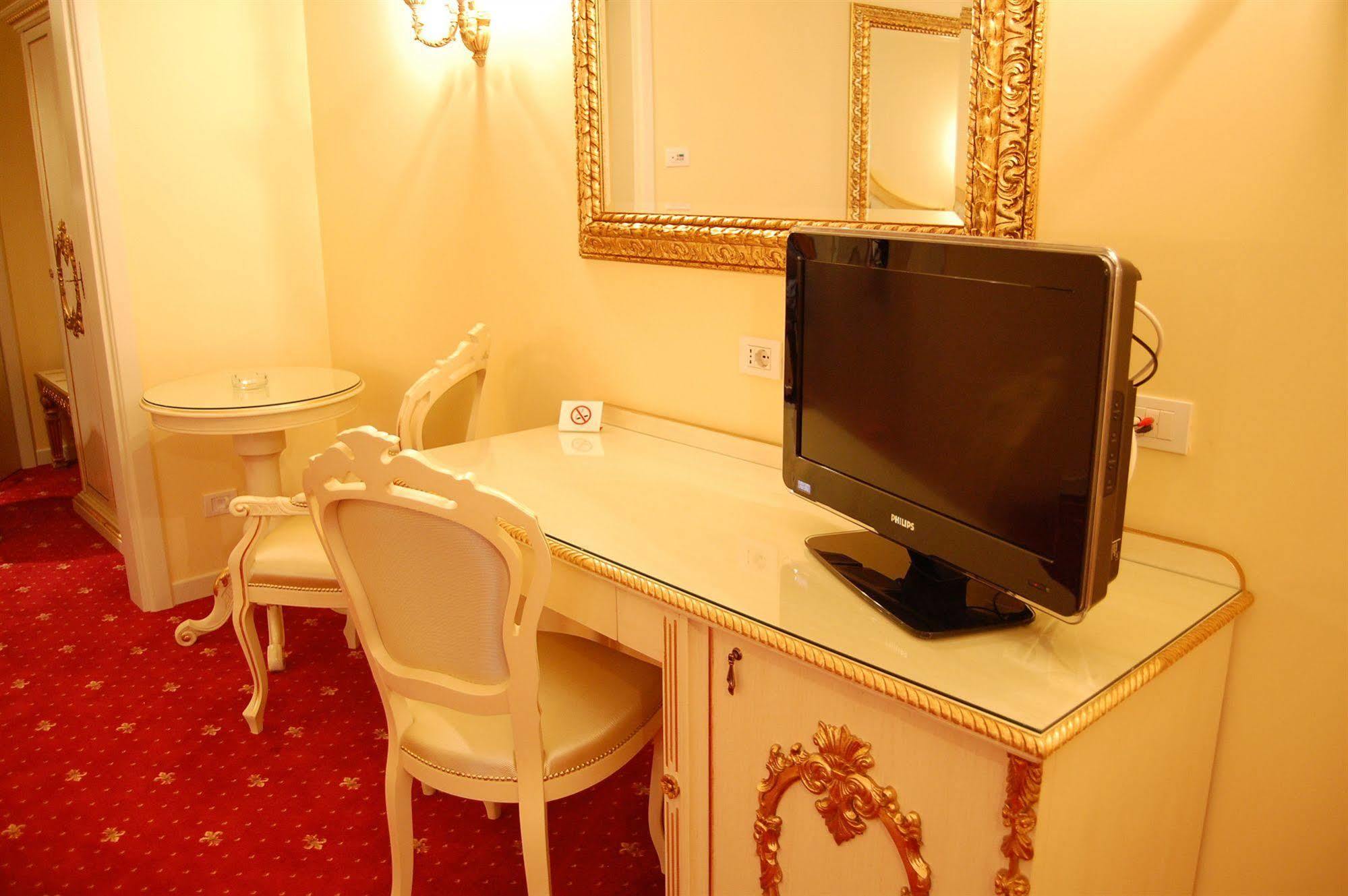 Hotel Motel Gold Calcinate 외부 사진