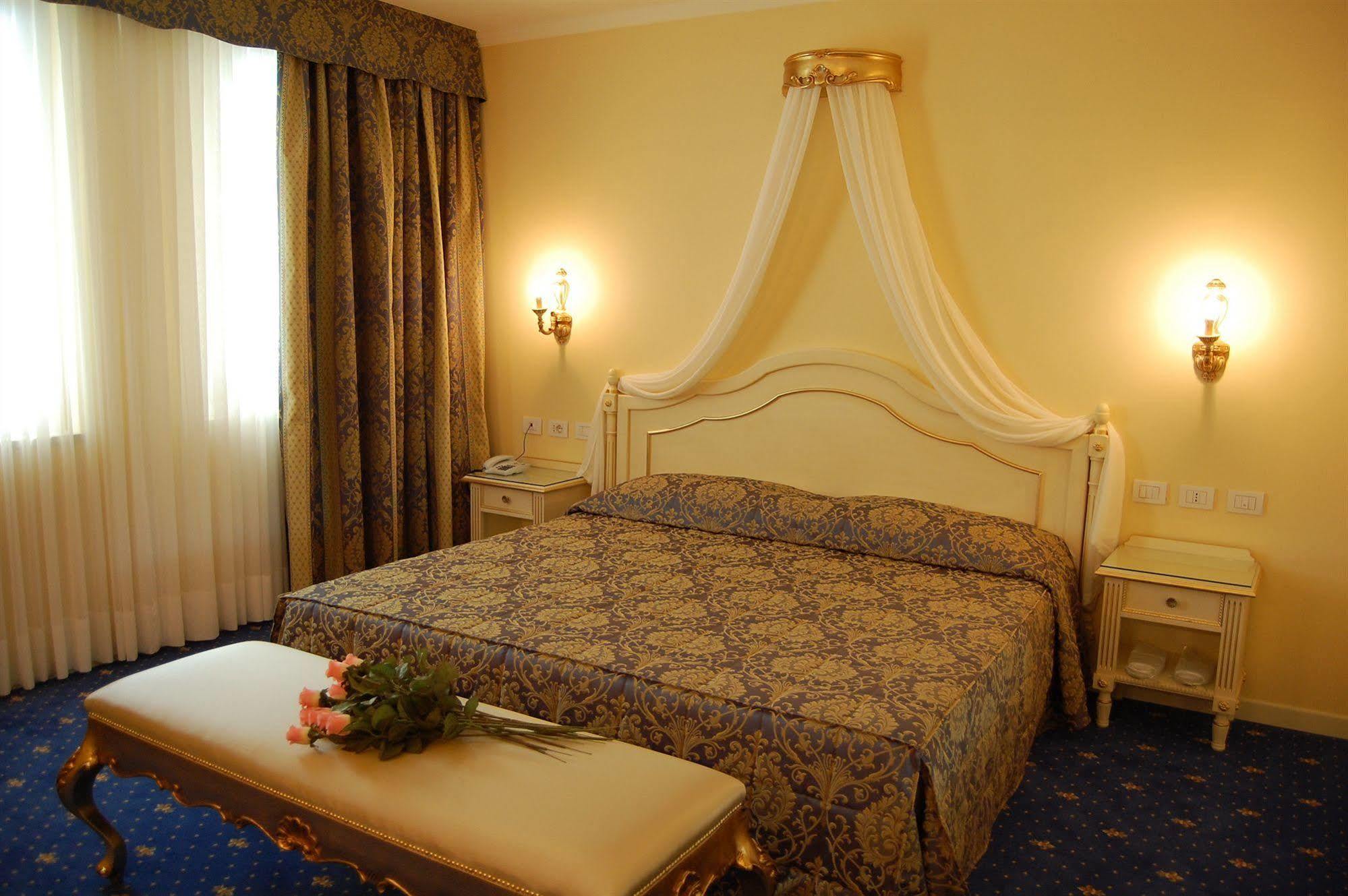 Hotel Motel Gold Calcinate 외부 사진