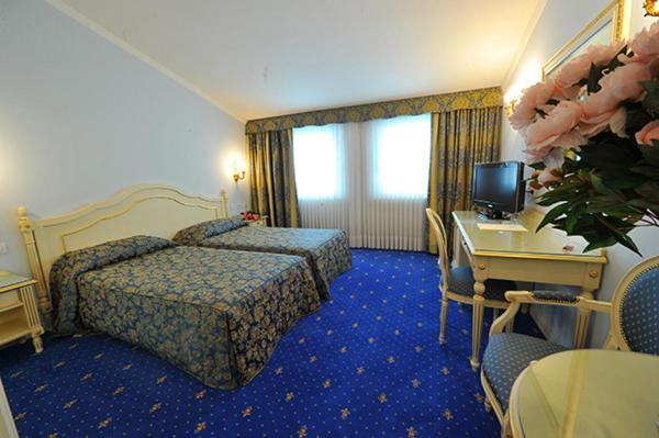 Hotel Motel Gold Calcinate 외부 사진